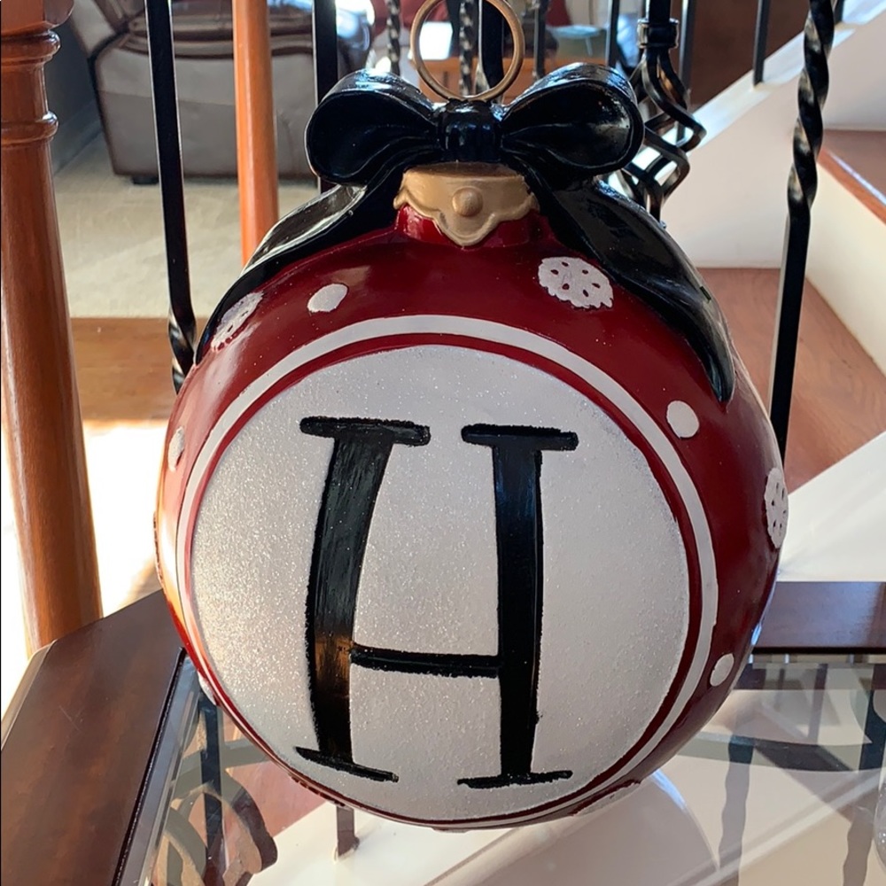 Kirklands large Christmas monogrammed H